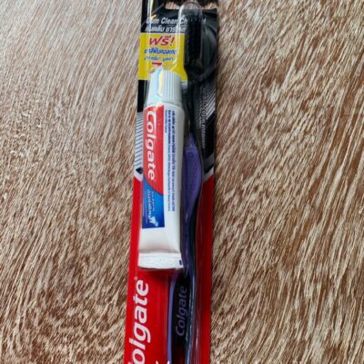 Toothbrush Gum clean Charcoal Colgate (free Toothpaste20g) /ยาสีฟัน คอลเกต กัมคลีน ชาร์โคล (แถมฟรียาสีฟันขนาด20กรัม)